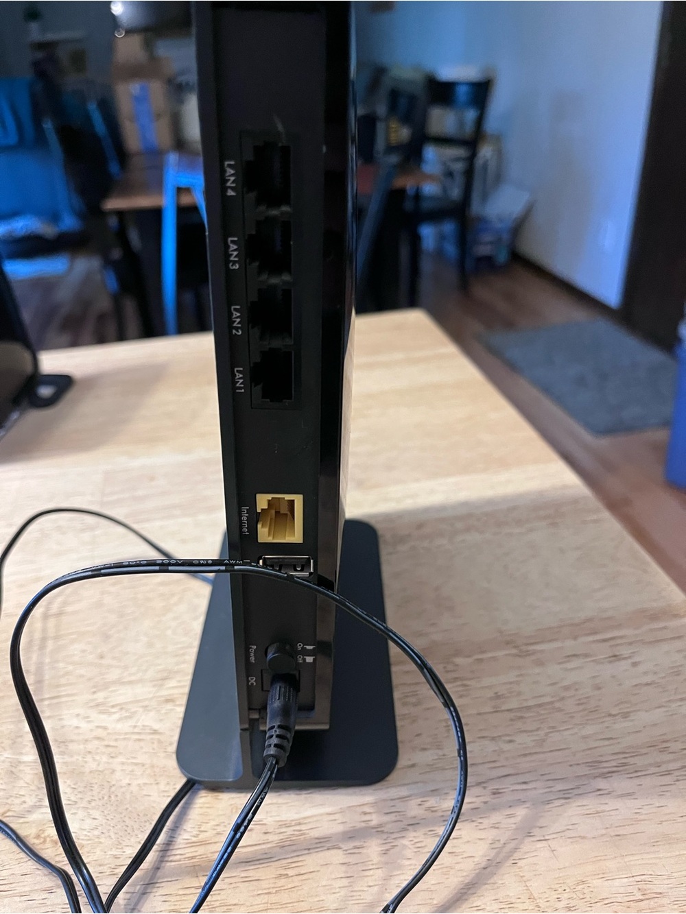 Netgear N750 Router - Picture 2 of 8